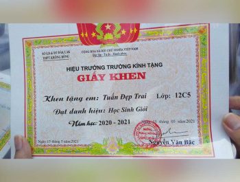 Chế ảnh giấy khen học sinh giỏi theo tên của bạn